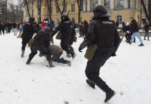 Rússia/Navalny: Número de manifestantes detidos pela polícia ultrapassa os 4.700