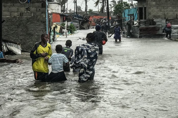Beira acorda com inundações e destruição após ciclone Eloise atingir centro de Moçambique